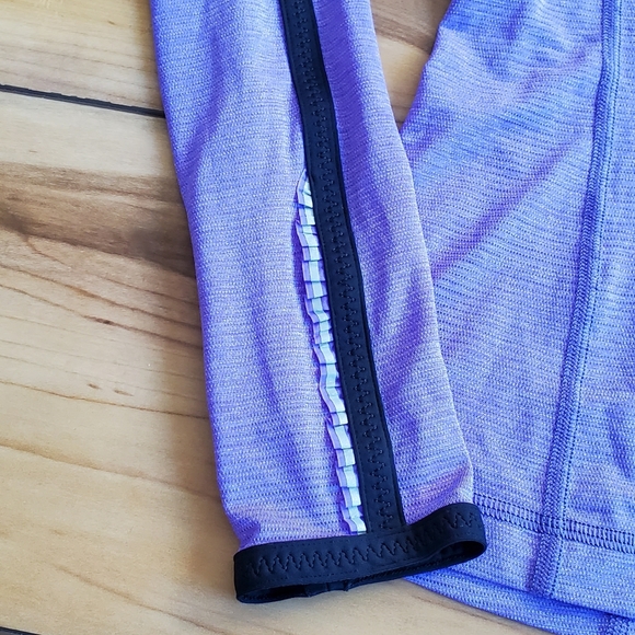 Like New! Rare Lululemon Run: Team Spirit Long Sleeve - Picture 9 of 13
